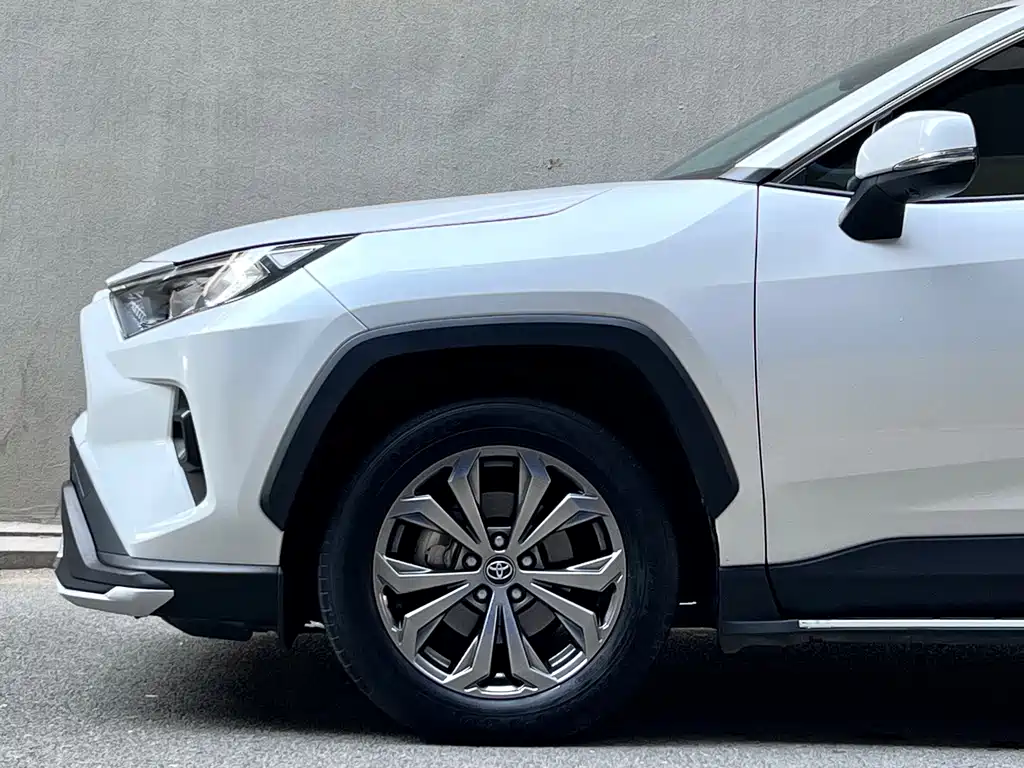 Toyota RAV4 2024 — фото 15