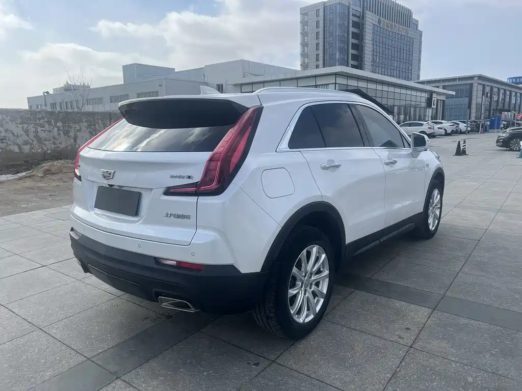 Cadillac XT4 2021 — фото 3