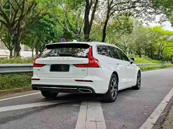 Volvo V60 2021
