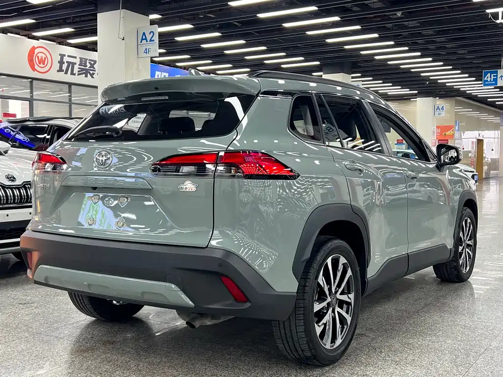 Toyota Corolla Cross 2022 — фото 10