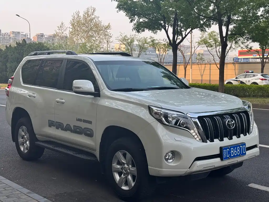 Toyota Prado 2017 — фото 2