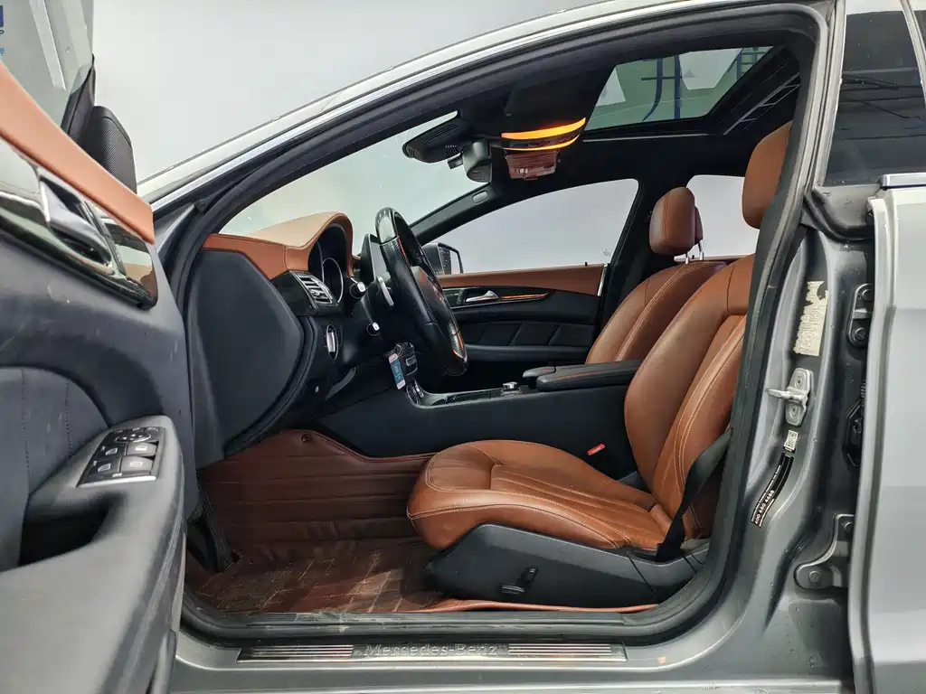 Mercedes-Benz CLS 2015 — фото 11