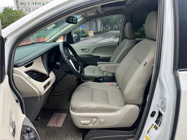 Toyota Sienna 2019