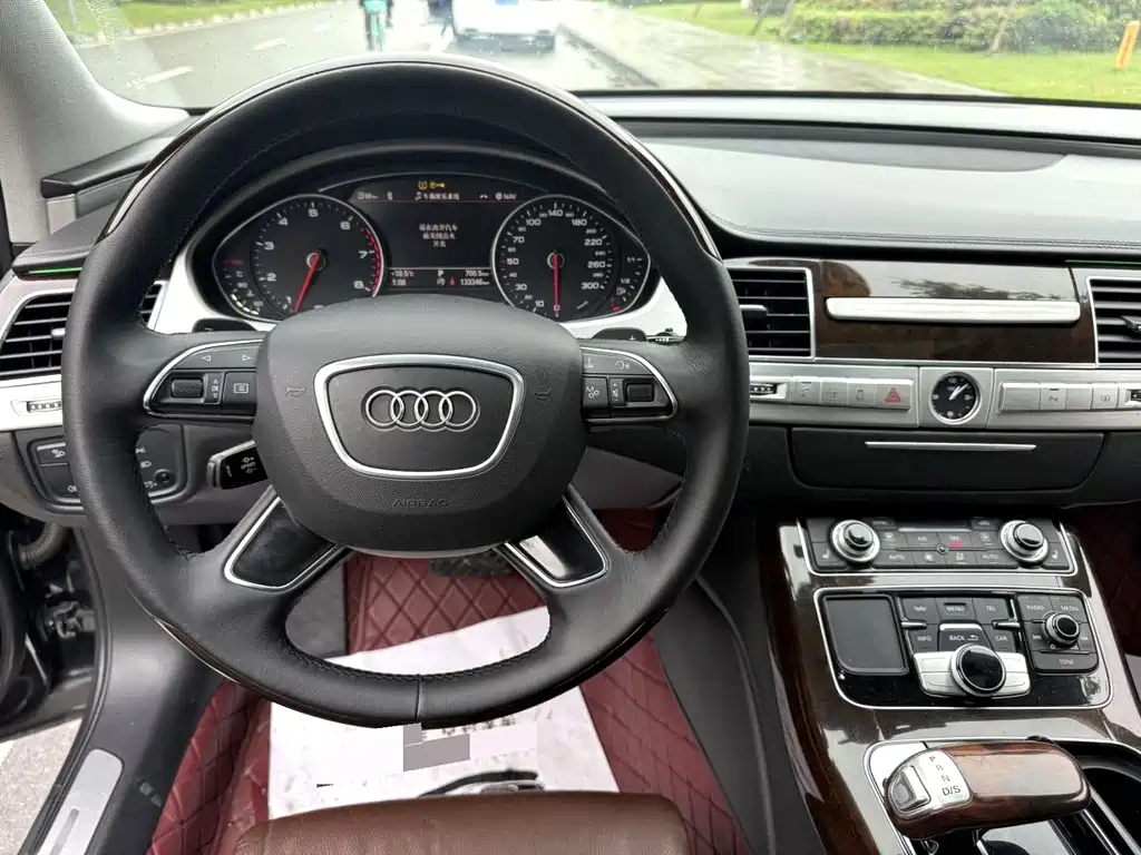 Audi A8 2015 — фото 4