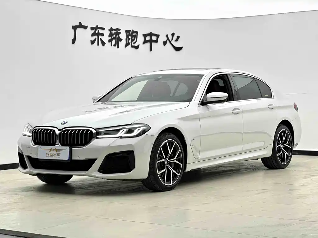 BMW 5 Series 2023 — фото 1