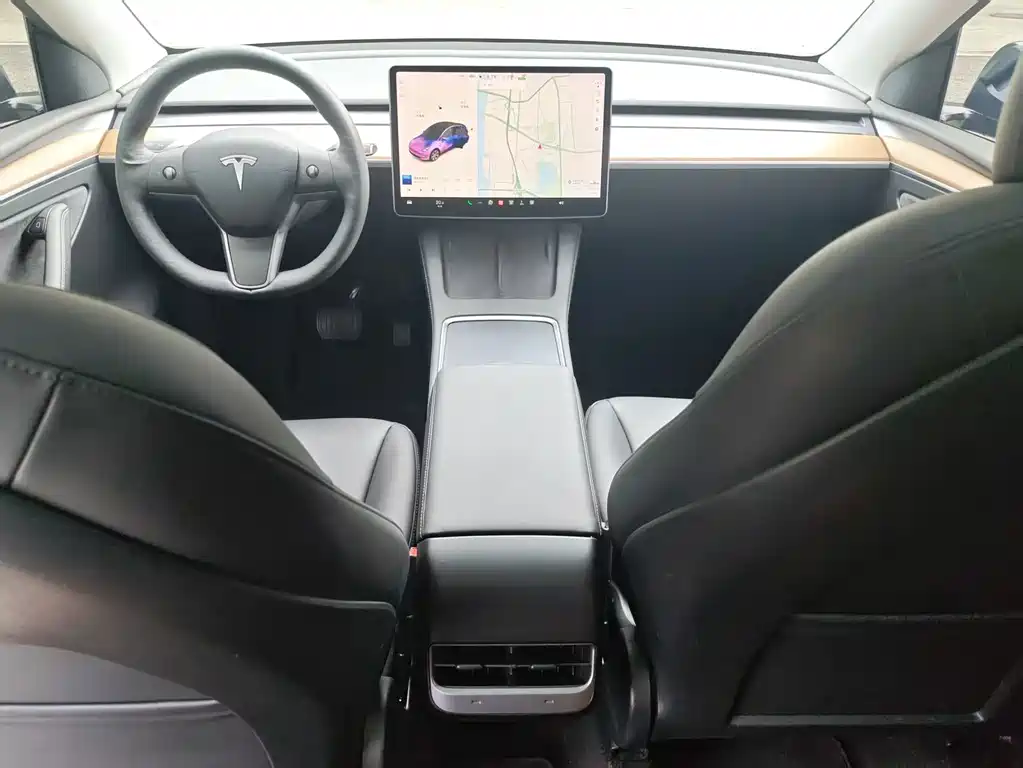 Tesla Model Y 2021 — фото 13