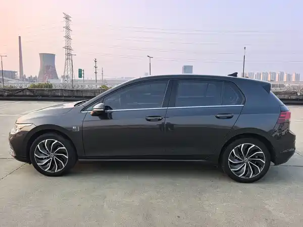 Volkswagen Golf 2021