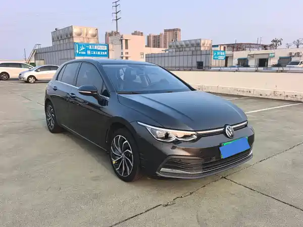 Volkswagen Golf 2021