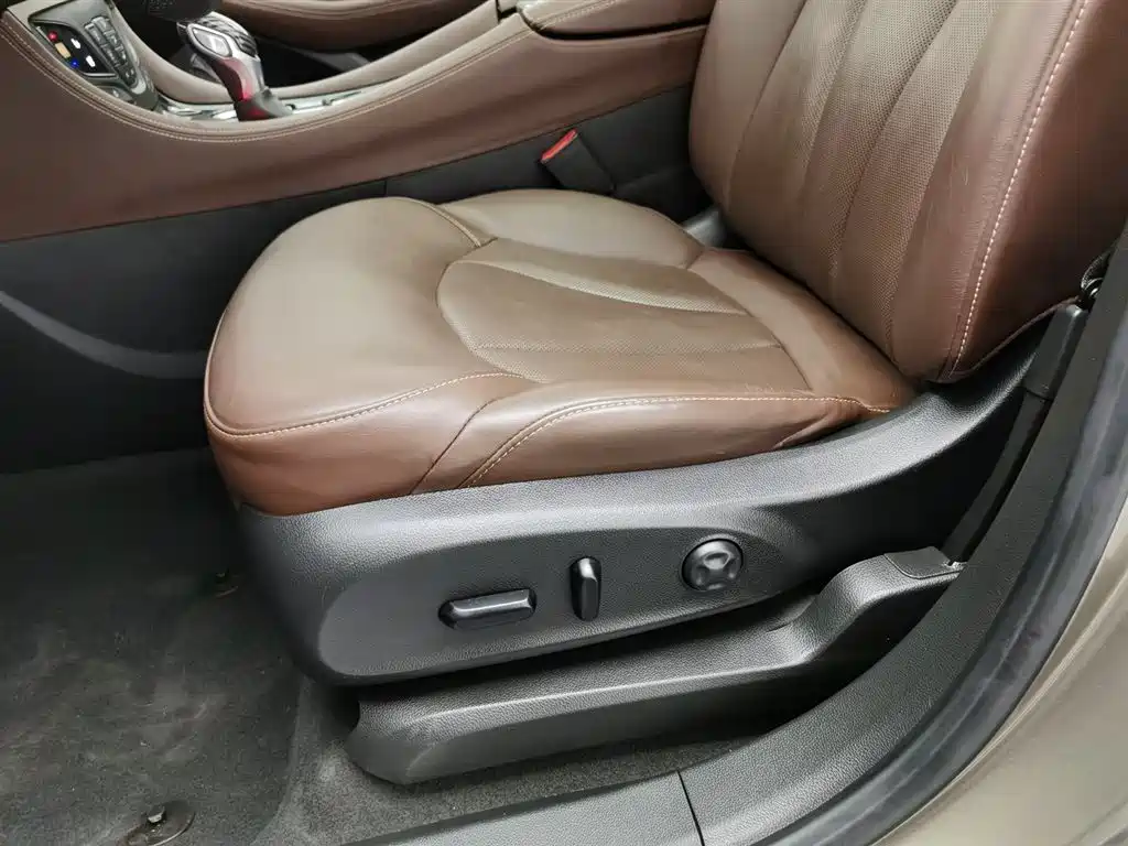 Buick Envision Plus 2019 — фото 20