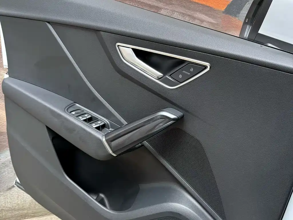 Audi Q2L 2019