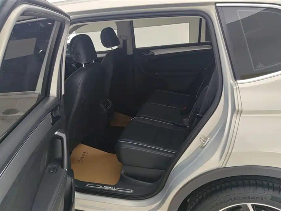 Volkswagen Tiguan L 2018 — фото 11
