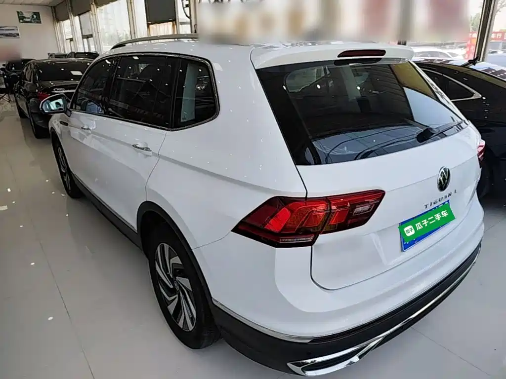 Volkswagen Tiguan L 2023 — фото 5