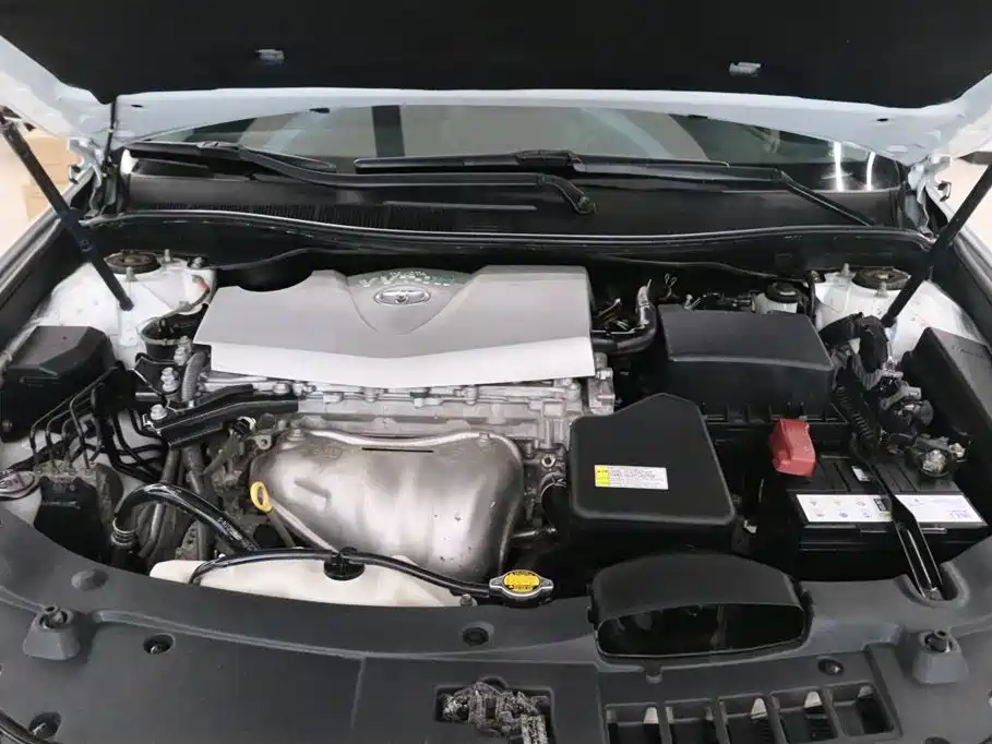 Toyota Camry 2016 — фото 18