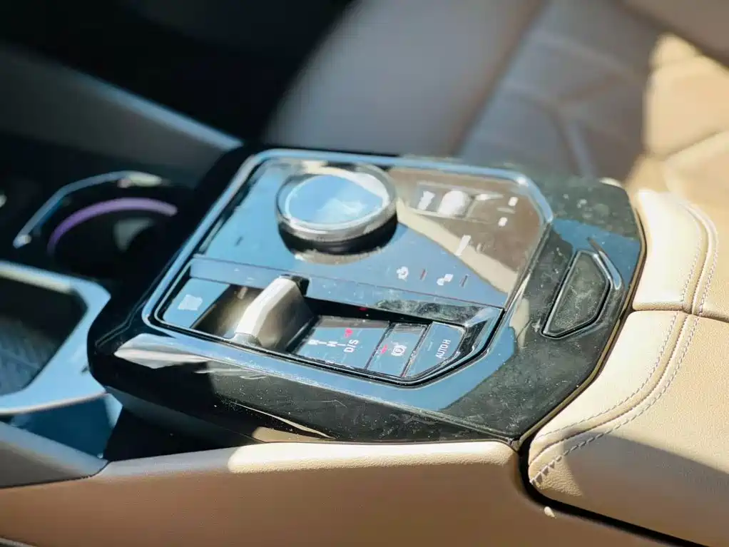 BMW 5 Series 2024 — фото 11