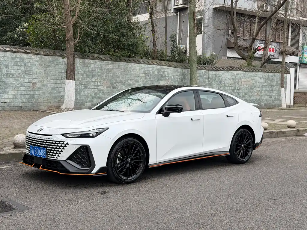 Changan UNI-V 2024 — фото 1