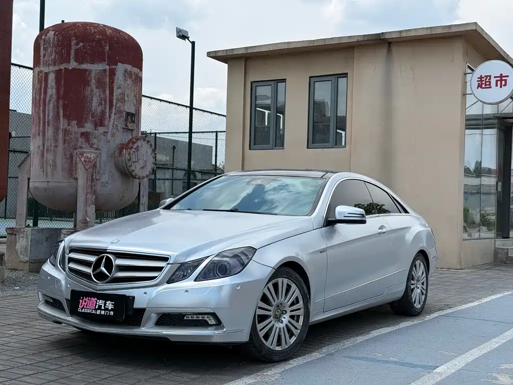 Mercedes-Benz E-Class 2011 — фото 1