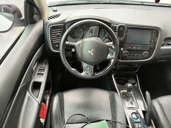 Mitsubishi Outlander 2018