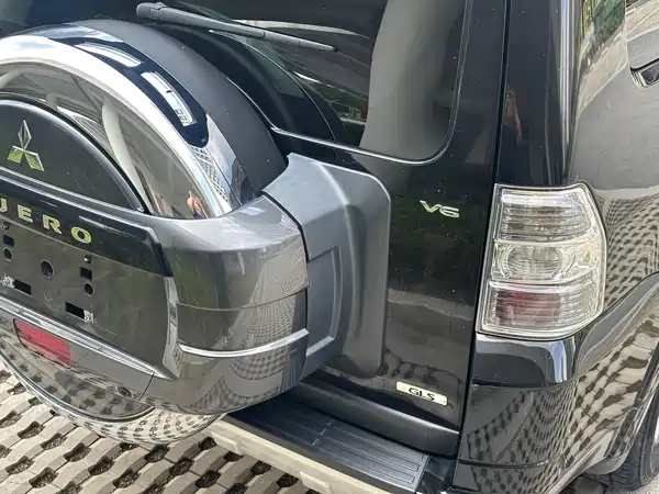 Mitsubishi Pajero 2017