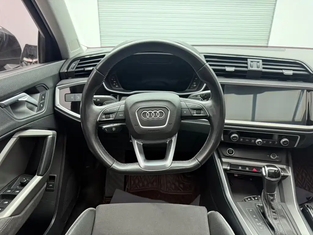 Audi Q3 2022 — фото 13