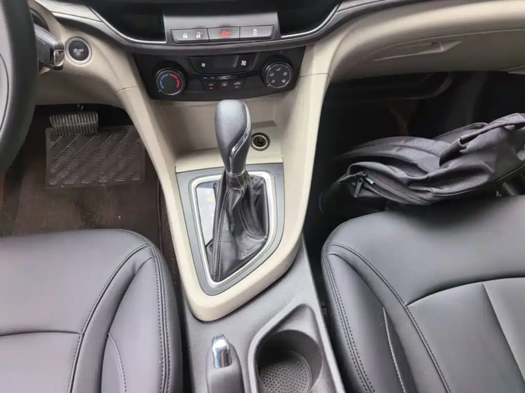 Buick Excelle 2017 — фото 14
