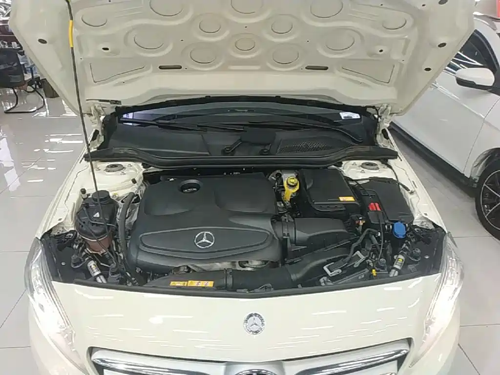 Mercedes-Benz A-Class 2015 — фото 20