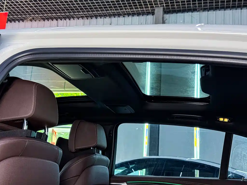 BMW 5 Series New Energy 2021 — фото 16
