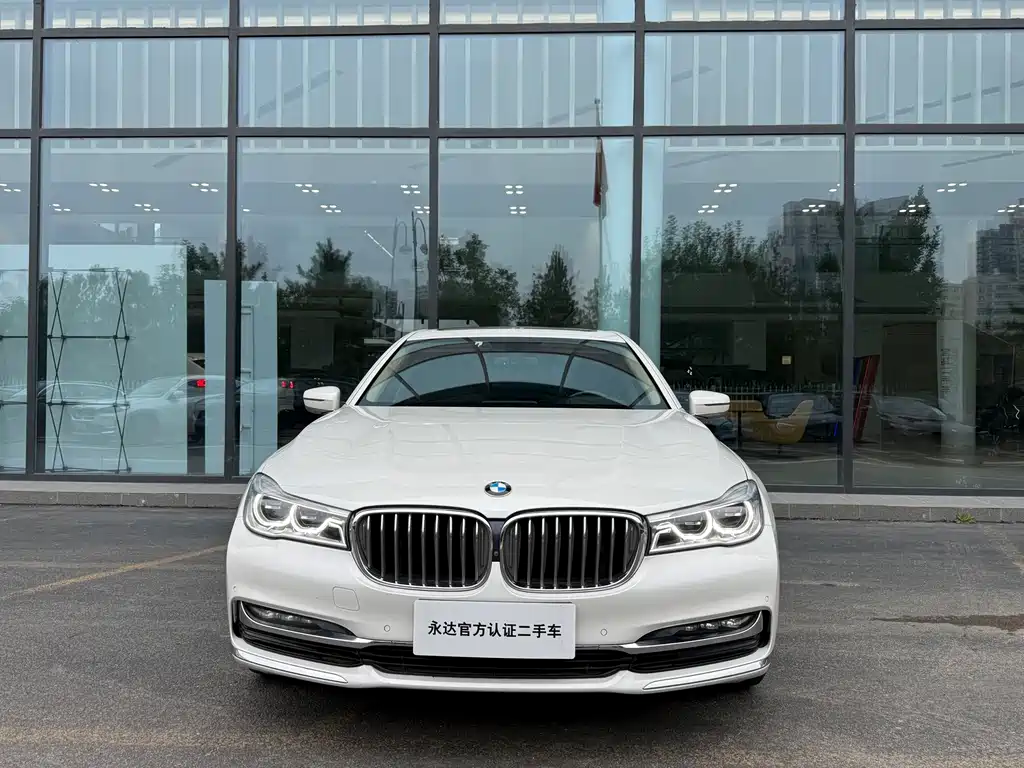 BMW 7 Series 2018 — фото 2