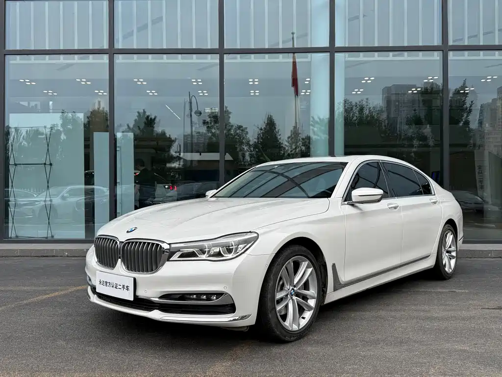 BMW 7 Series 2018 — фото 1