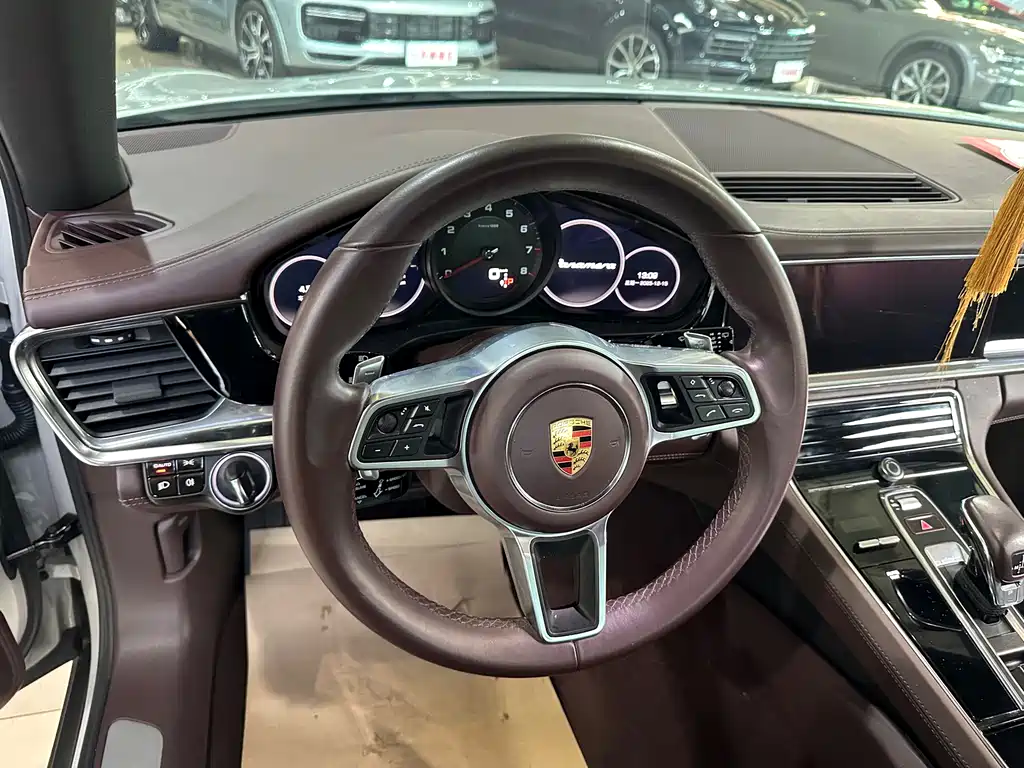 Porsche Panamera 2021 — фото 8