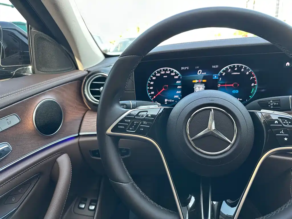 Mercedes-Benz E-Class New Energy 2022 — фото 22