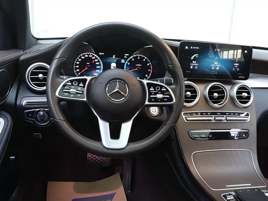 Mercedes-Benz GLC 2020 — фото 28