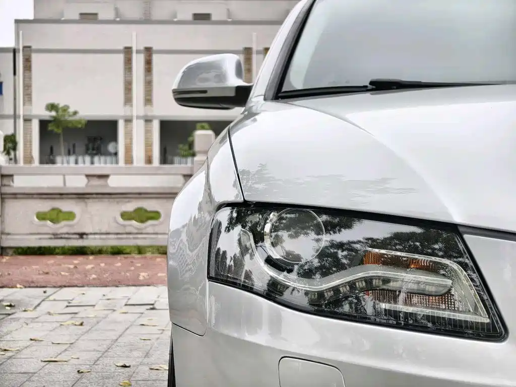 Audi A4L 2011