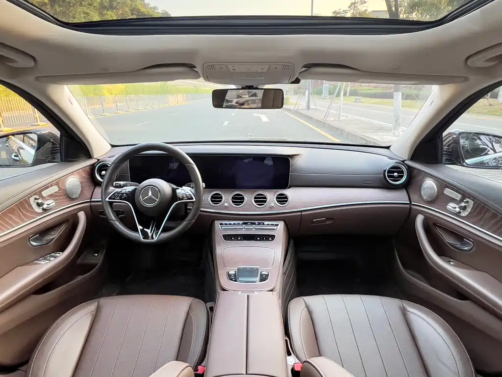 Mercedes-Benz E-Class 2023 — фото 10