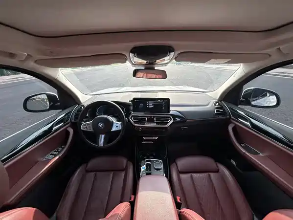 BMW iX3 2024