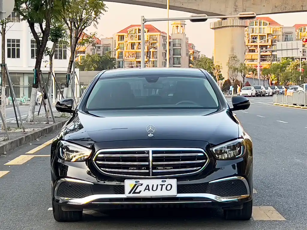 Mercedes-Benz E-Class 2022 — фото 2