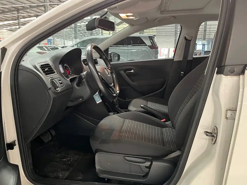 Volkswagen Polo 2016
