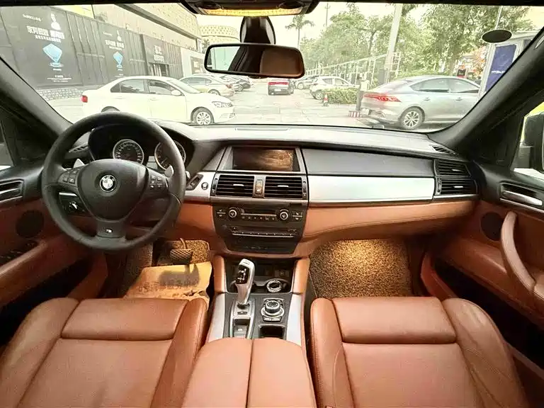BMW X6 M 2011 — фото 15