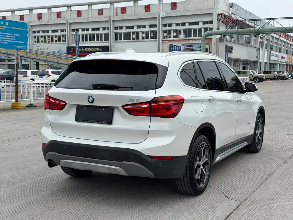 BMW X1 2018 — фото 8