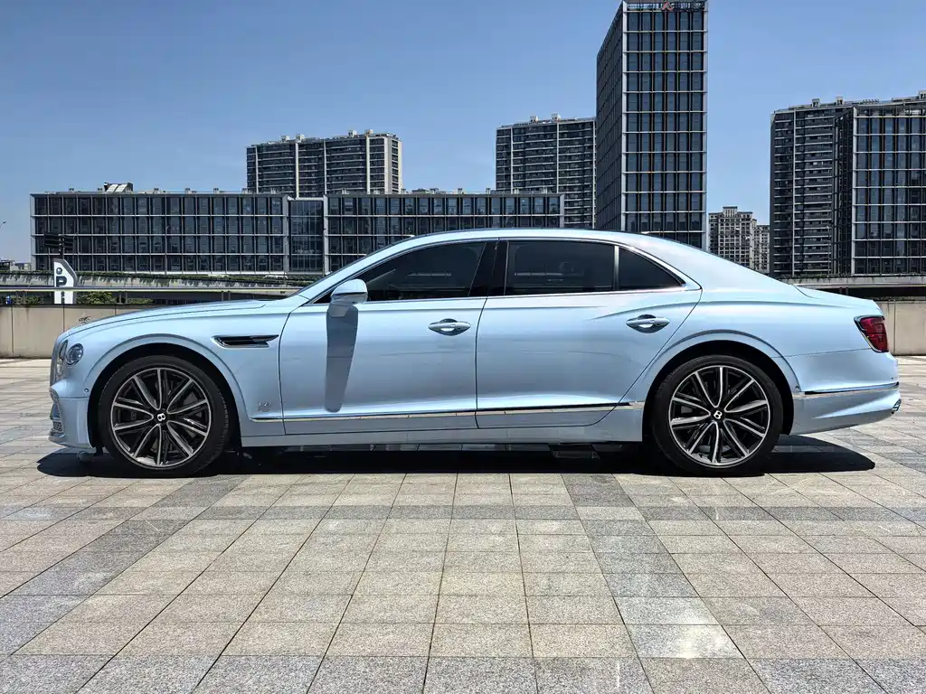 Bentley Flying Spur 2023 — фото 7