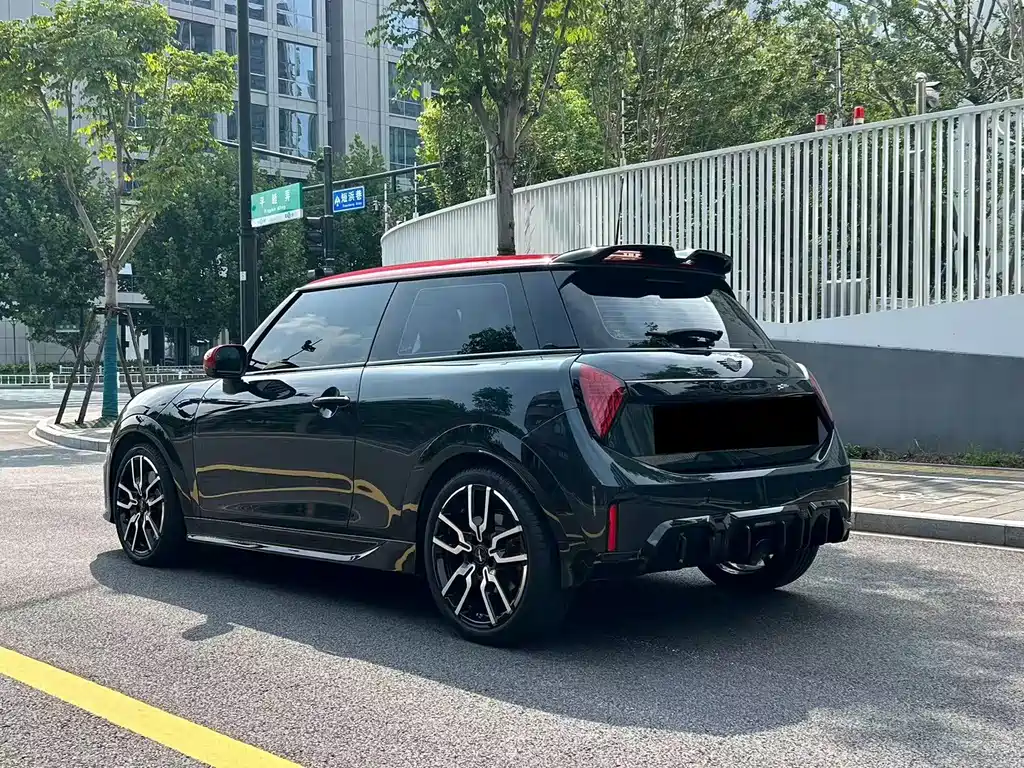 MINI JCW 2025 — фото 3