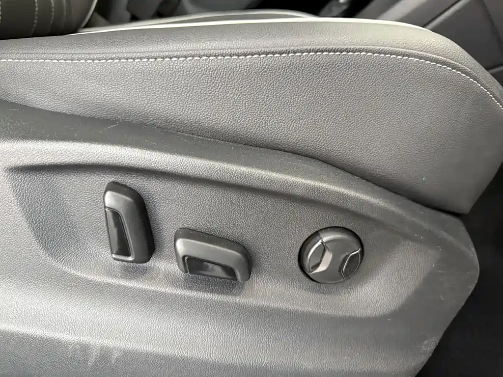 Volkswagen Tiguan L 2023 — фото 23