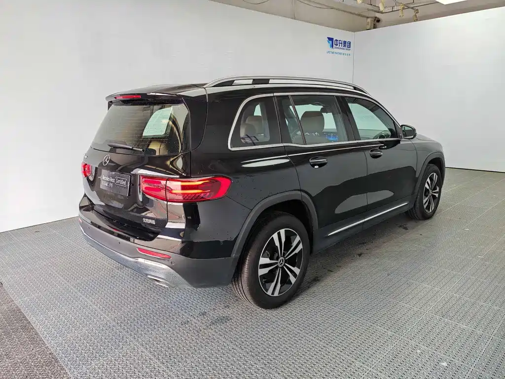 Mercedes-Benz GLB 2024