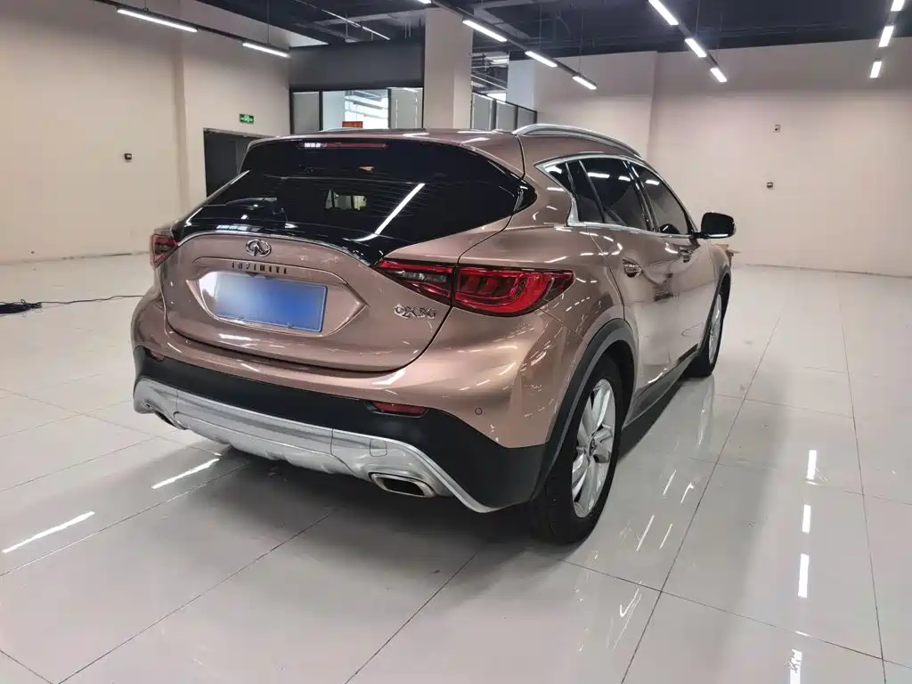 Infiniti QX30 2018 — фото 6