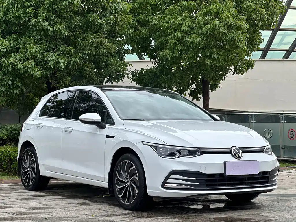 Volkswagen Golf 2025