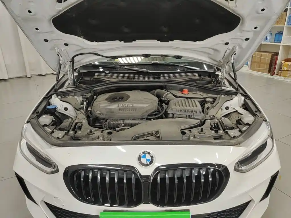 BMW 1 Series 2021 — фото 11