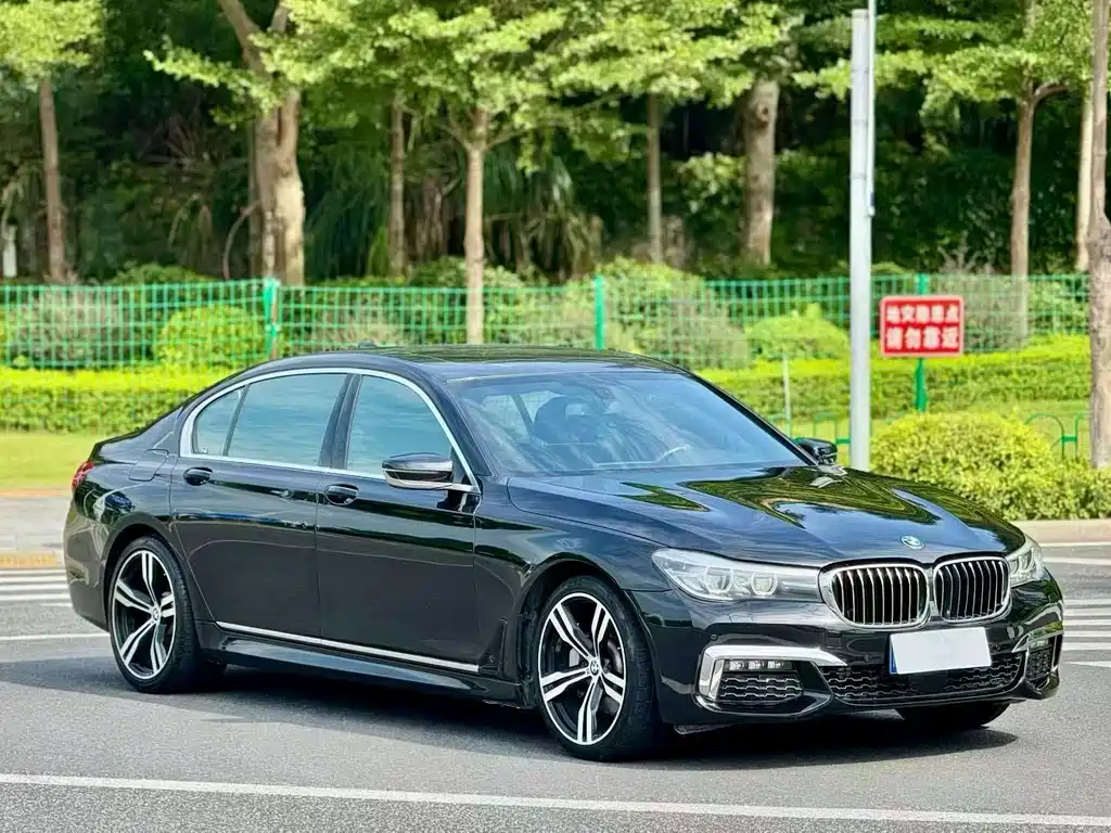 BMW 7 Series 2019 — фото 2