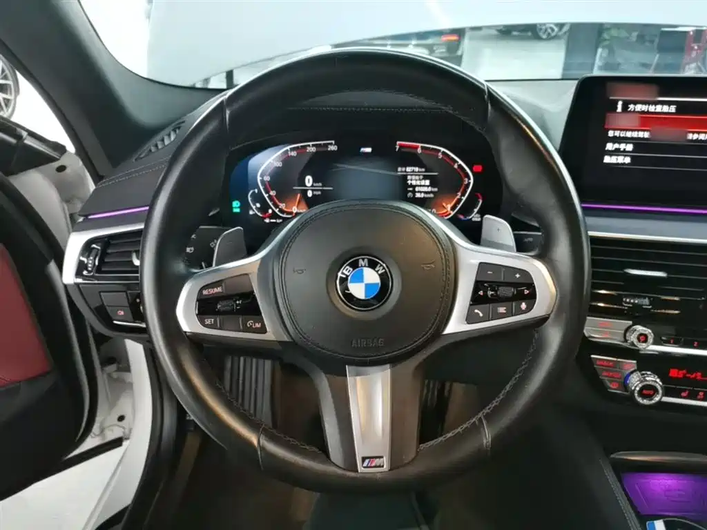 BMW 5 Series 2021 — фото 10