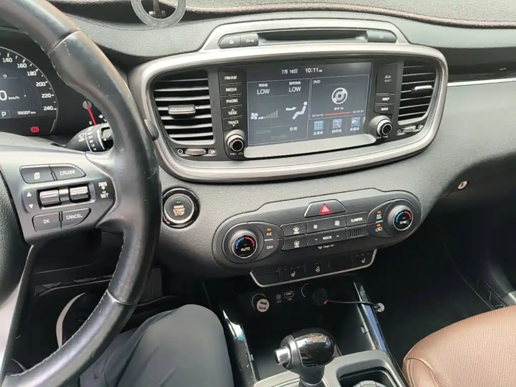 Kia Sorento 2016 — фото 13