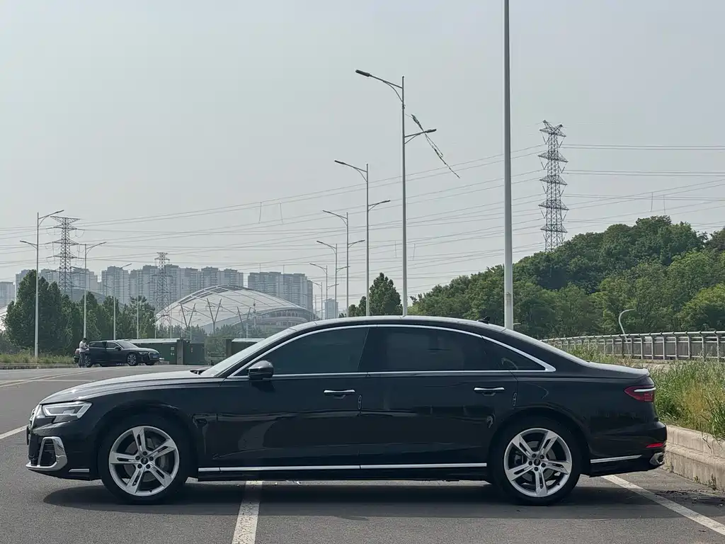 Audi A8 2023