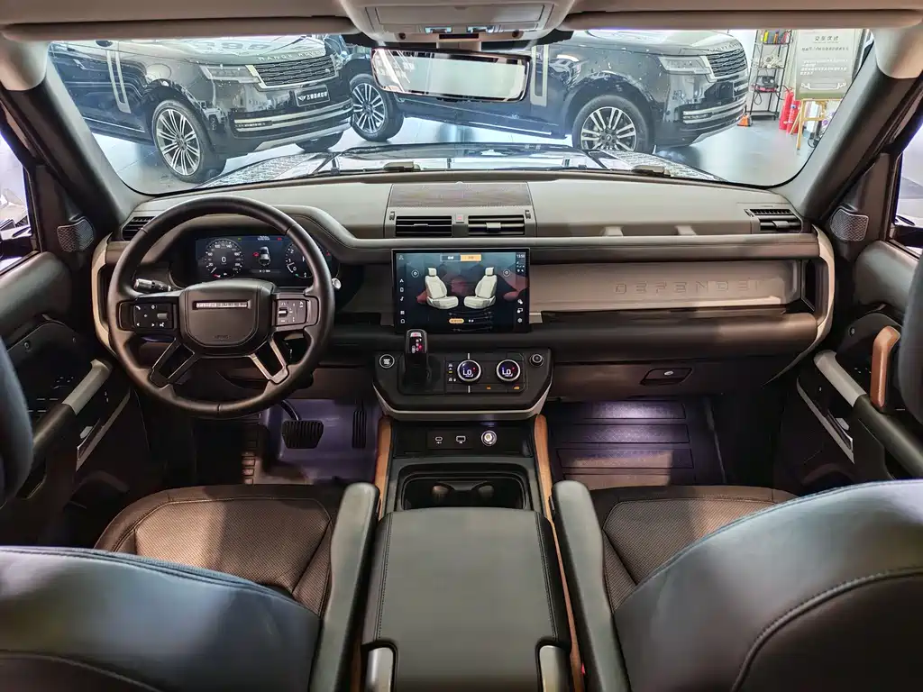 Land Rover Defender 2022 — фото 18